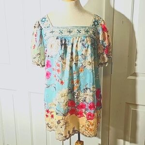 JOHNNY WAS, Women‎ top, NWT. Size medium. Multiple colors. Loose fit. Fabulous